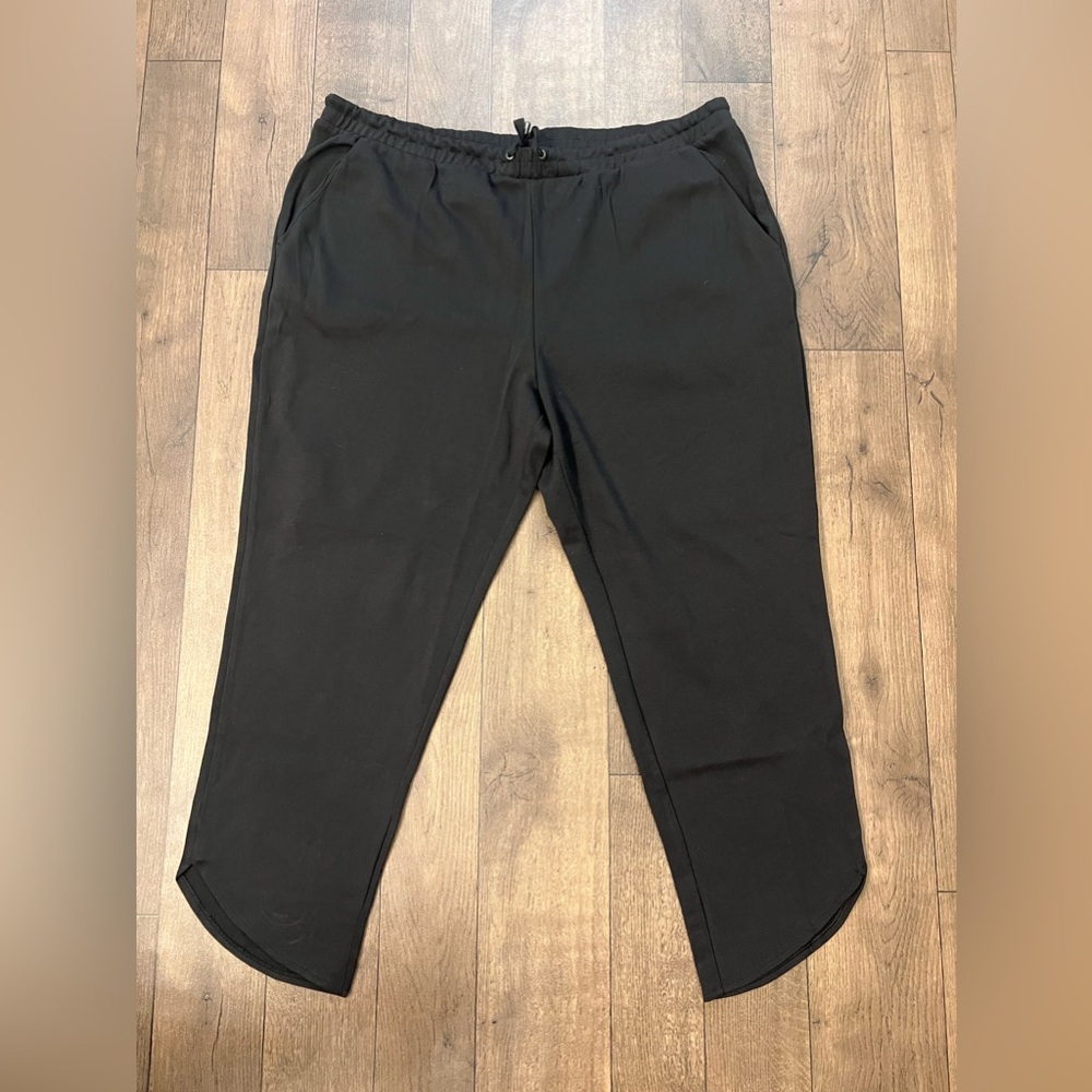 Time and Tru Black Cropped Ankle Pants - Picture 2 of 3